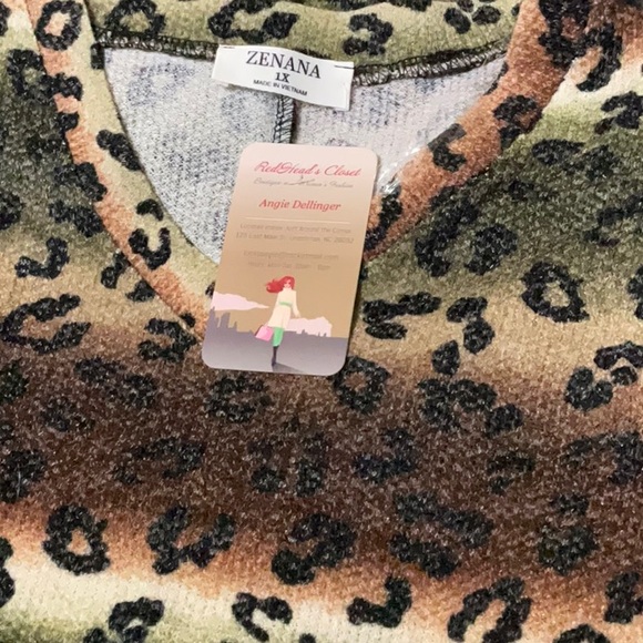 ZENANA PLUS JACQUARD LEOPARD PRINT LONG SLEEVE V-NECK TOP. - Picture 2 of 3
